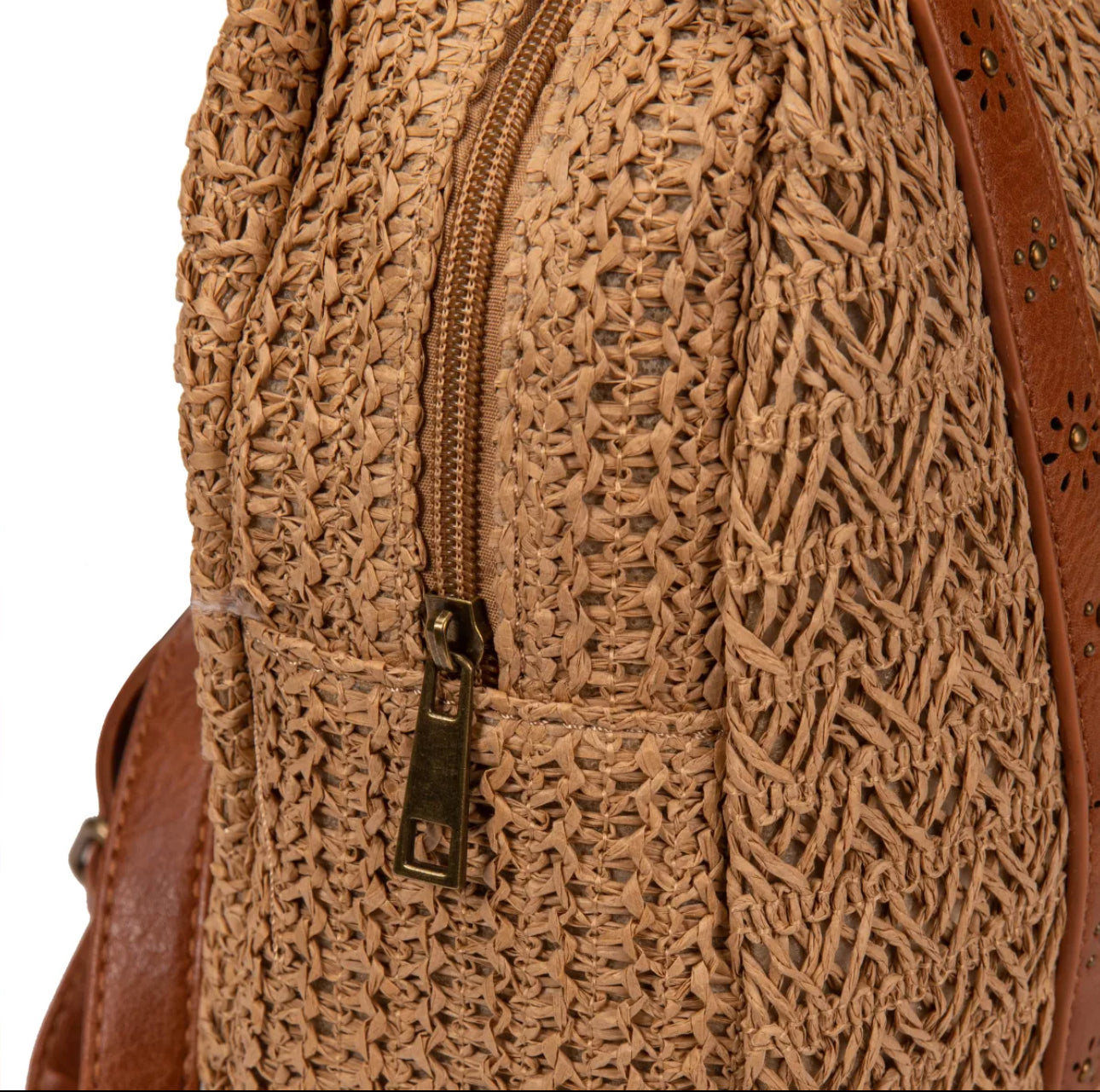 Mochila de Rafia con detalles en cuero PU florecitas | 2 colores