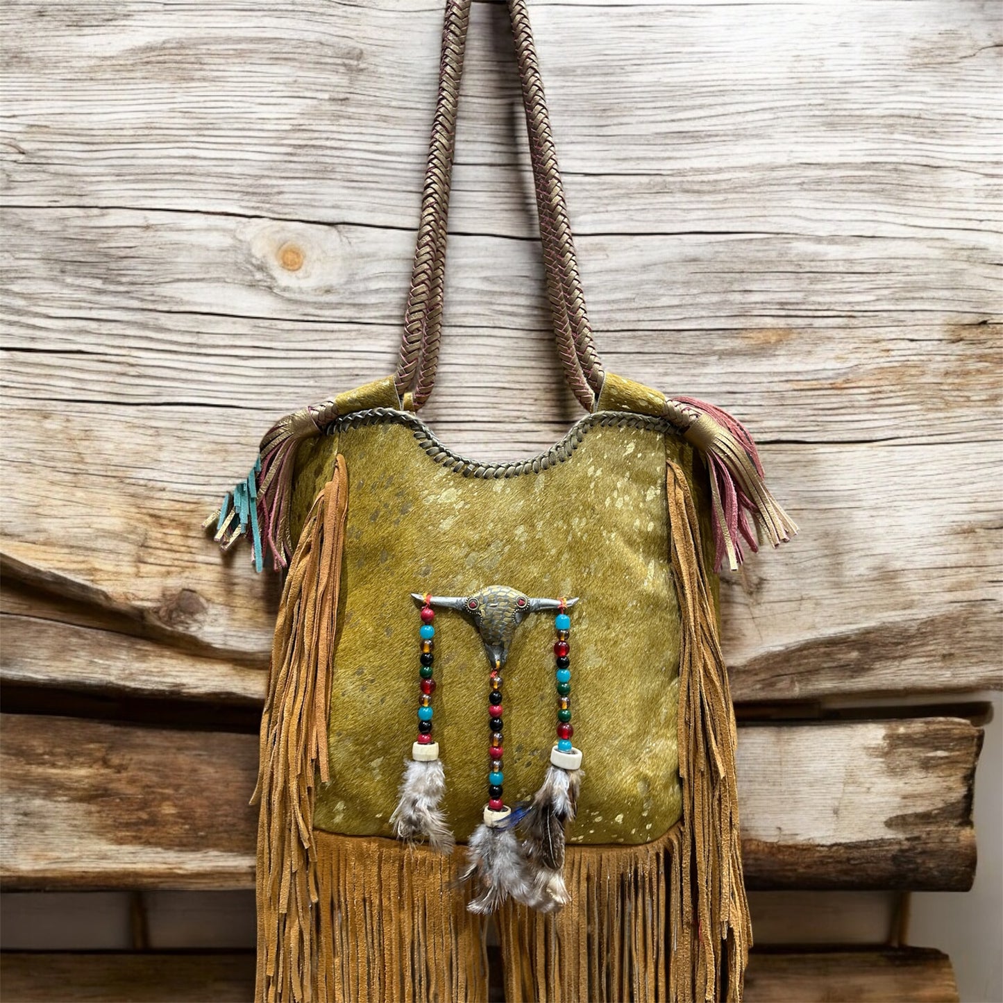 SAC CARRÉ BOHO CHIC AVEC TÊTE DE BUFFLE ET FRANGES DORÉ