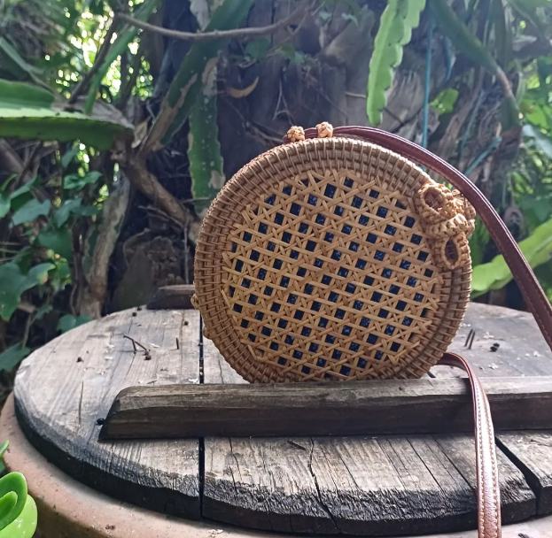 BOLSO BANDOLERA DE RATÁN VALENCIA