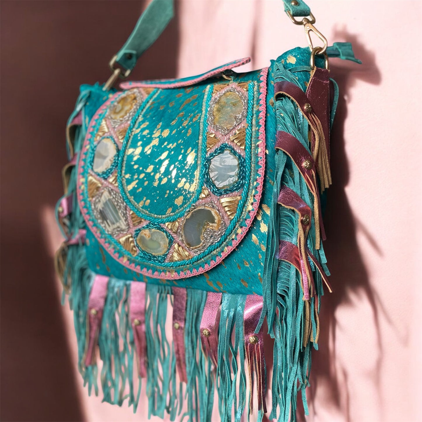 SAC BOHO IBIZAN EN CUIR ET CRISTAUX BLANCS ET DORÉS | 3 couleurs