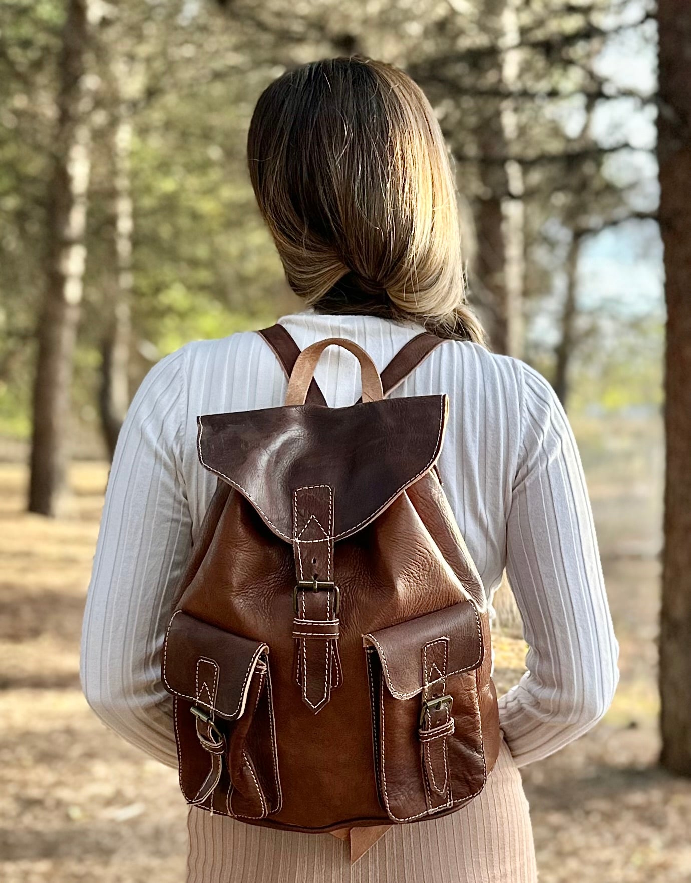 MOCHILA CUERO GRANDE TERRAC CIERRE HEBILLA