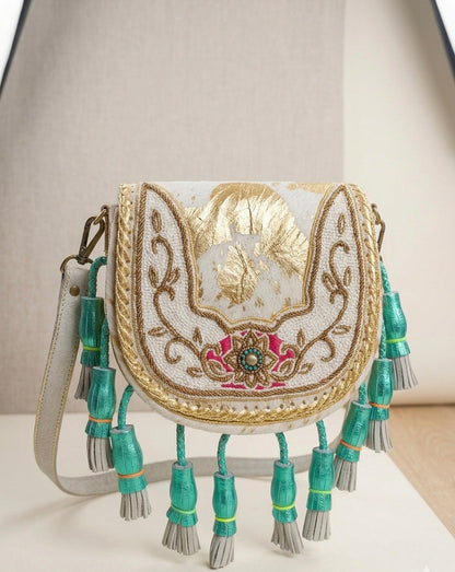 SAC BANDOULIÈRE EN CUIR BOHÈME BRODÉ | 2 couleurs