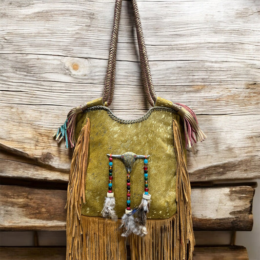 BOLSO BOHO CHIC CUADRADO CABEZA BÚFALO Y FLECOS DORADO