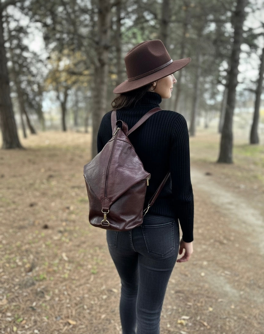 LEATHER BACKPACK WITH ANTI-THEFT CLOSURE VINT BROWN | 4 colors