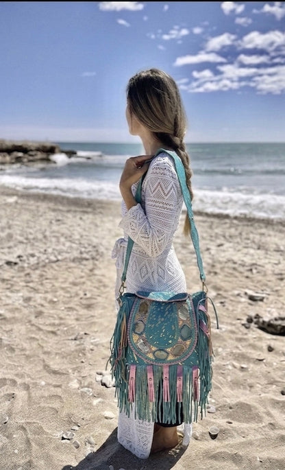 BOLSO BOHO IBICENCO DE PIEL Y CRISTALES BLANCO Y DORADO | 3 colores