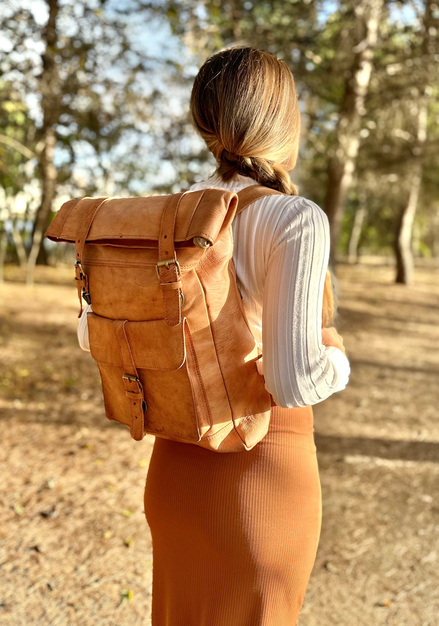 MOCHILA GRANDE DE COURO COM FECHO RETO CASTANHO ESCURO | 3 cores