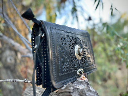 BOLSO BANDOLERA DE CUERO NATURAL MANDALA