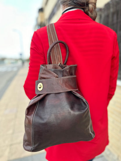 LEATHER BACKPACK WITH ANTI-THEFT CROSSBODY CLOSURE BROWN TILE | 2 colors