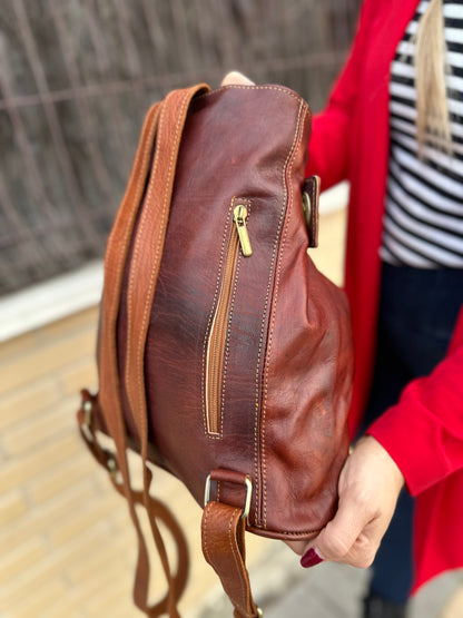 LEATHER BACKPACK WITH ANTI-THEFT CROSSBODY CLOSURE BROWN TILE | 2 colors
