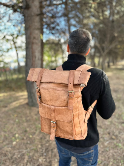 MOCHILA GRANDE DE COURO COM FECHO RETO CASTANHO ESCURO | 3 cores