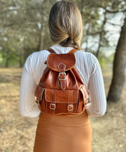 MOCHILA DE CUERO PEQUEÑA SIERRA MARRÓN | 3 colores