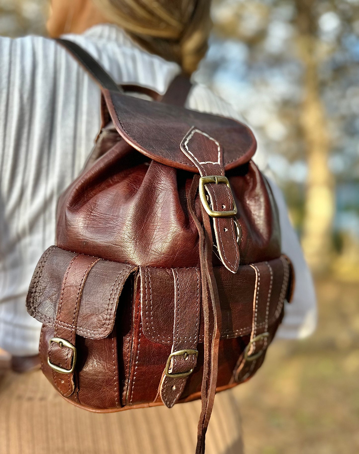 MOCHILA DE CUERO PEQUEÑA SIERRA MARRÓN | 3 colores