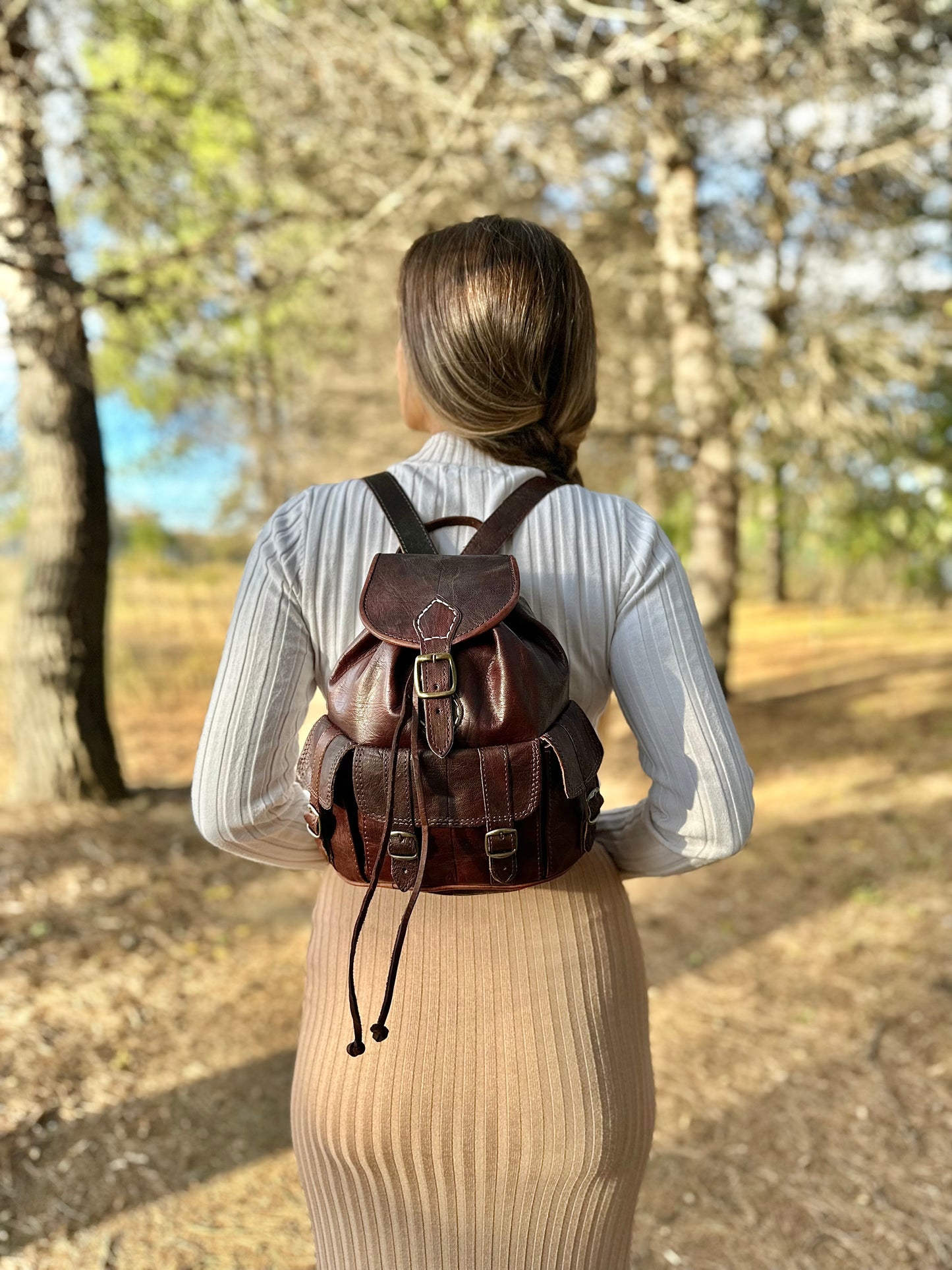 MOCHILA DE CUERO PEQUEÑA SIERRA MARRÓN | 3 colores