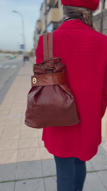 LEATHER BACKPACK WITH ANTI-THEFT CROSSBODY CLOSURE BROWN TILE | 2 colors